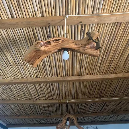 לינה וארוחת בוקר S'imbragu Farm 3*