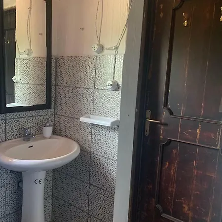 לינה וארוחת בוקר S'imbragu Farm 3*