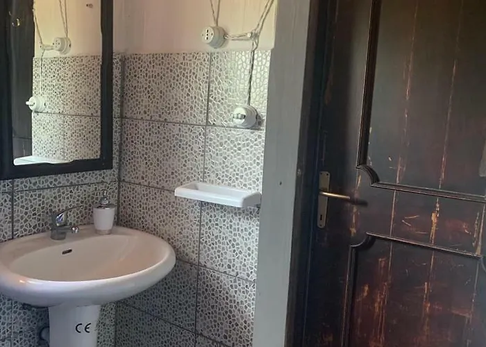 Oda ve Kahvaltı S'imbragu Farm 3*